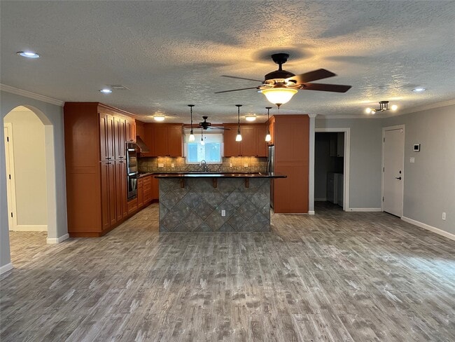Building Photo - 9614 Greenwillow Dr