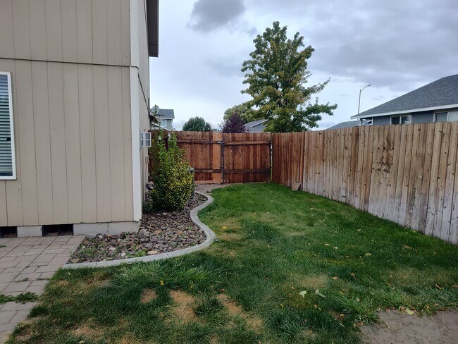 Building Photo - 4211 Holland Ln