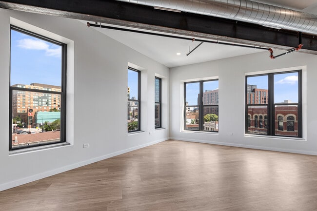 Building Photo - 805 N Milwaukee Ave