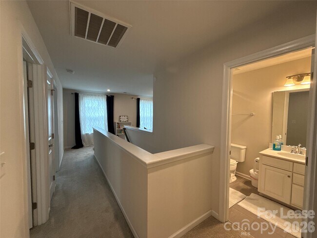 Building Photo - 1524 Scarbrough Cir SW