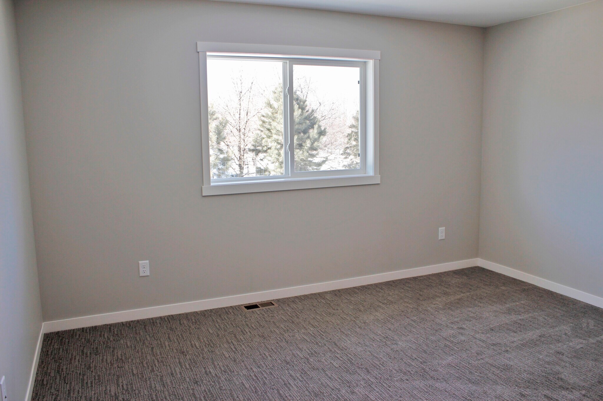 Building Photo - 209 Dogwood Ave