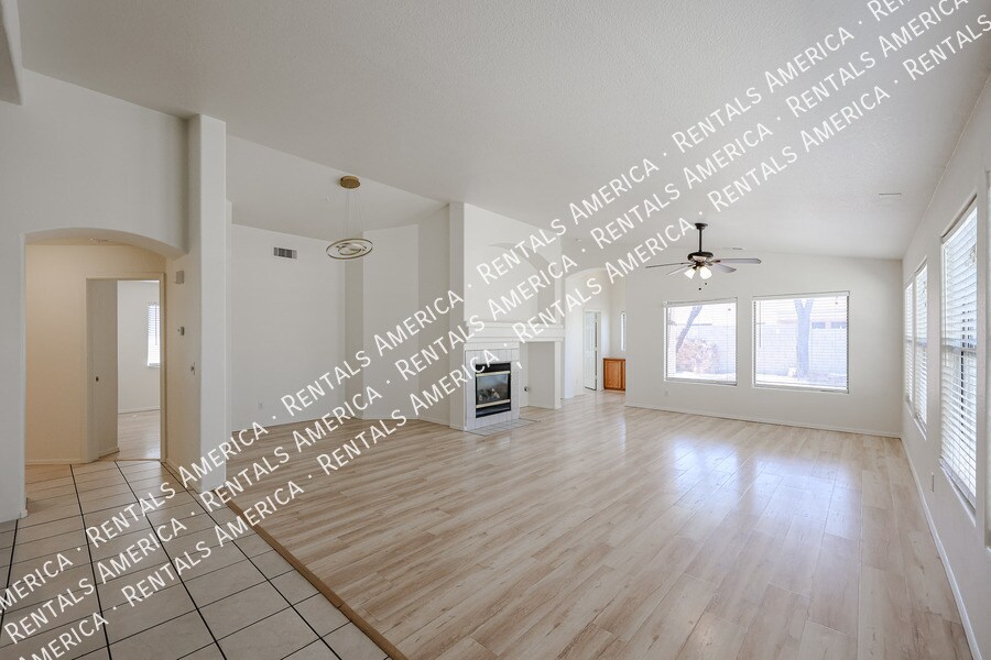 Building Photo - 17463 W Rock Wren Ct