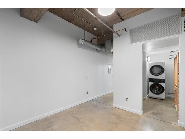 Building Photo - 901 N 3rd St