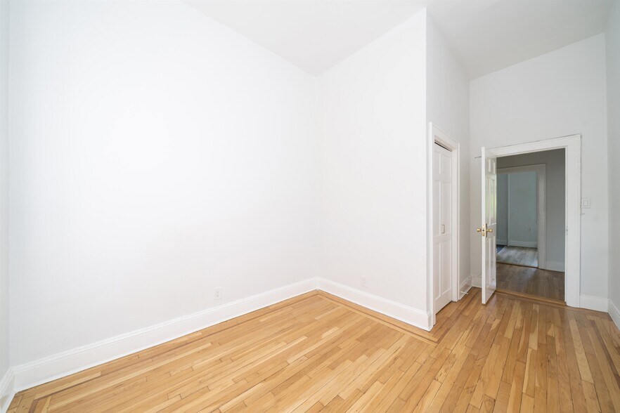 Building Photo - 160 2nd St