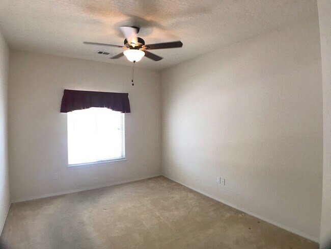 Building Photo - Spacious 2 bedroom home in gated 55+ Community w/ community pool in Bernalillo/Rio Rancho. Close ...