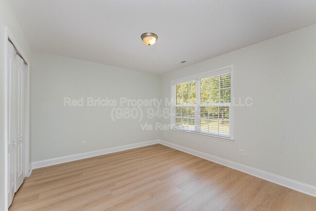 Building Photo - 139 Brackenbury Ln