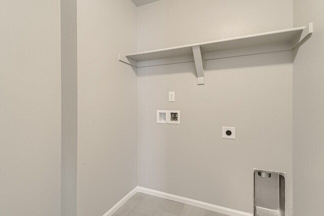 Building Photo - 6842 S Uriah St