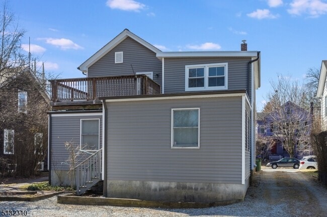 Building Photo - 211 Washington St