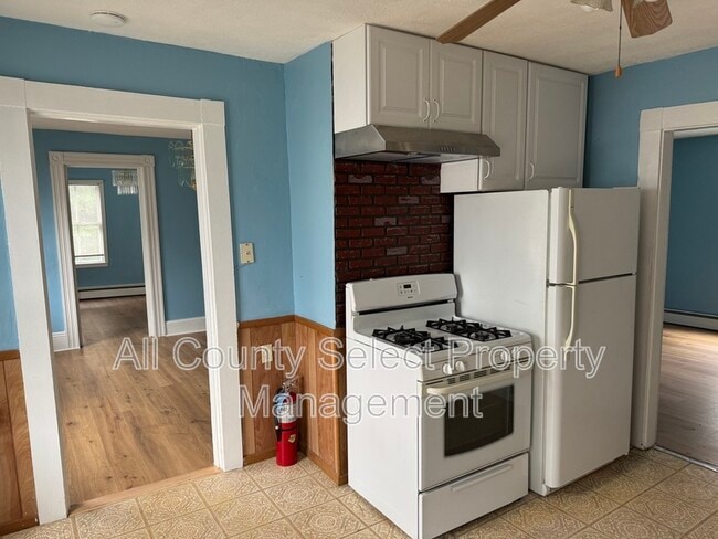 Primary Photo - 16 Mt Vernon St