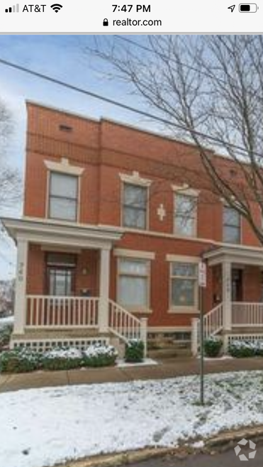 Building Photo - 742 S Front St