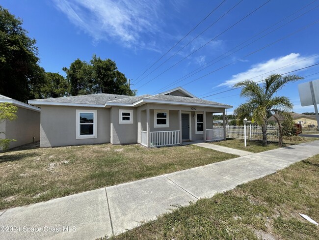 Building Photo - 1000 Dames Ct