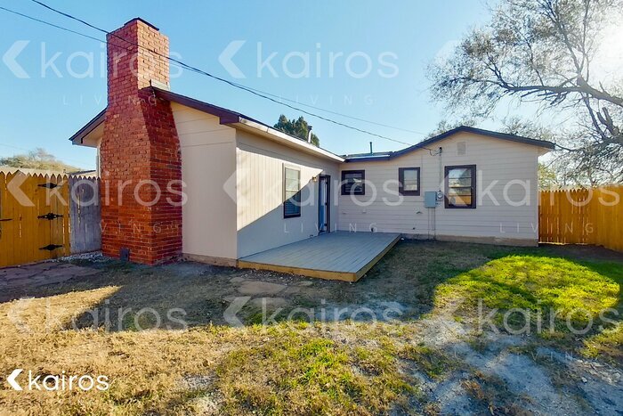 Building Photo - 4922 Parker St