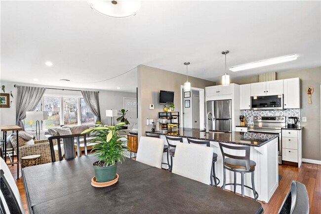 Building Photo - 3 Paul Ave