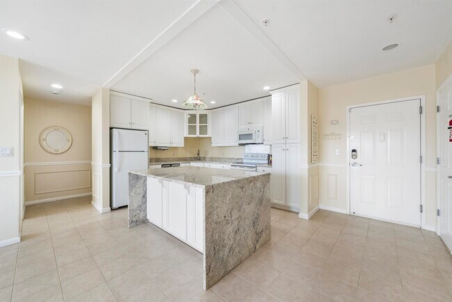 Building Photo - 8915 Bergenwood Ave