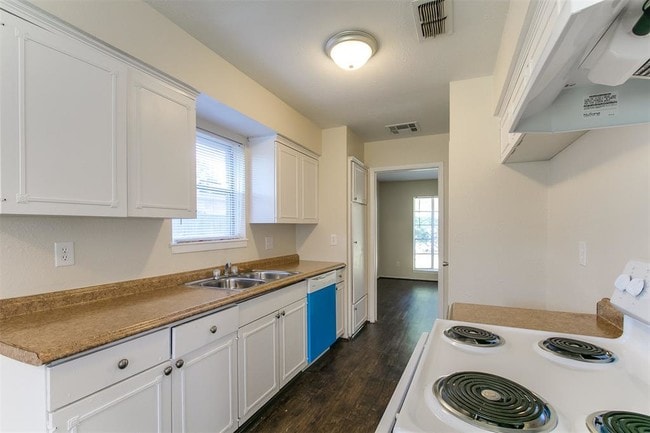 Building Photo - 2503 Knoll St