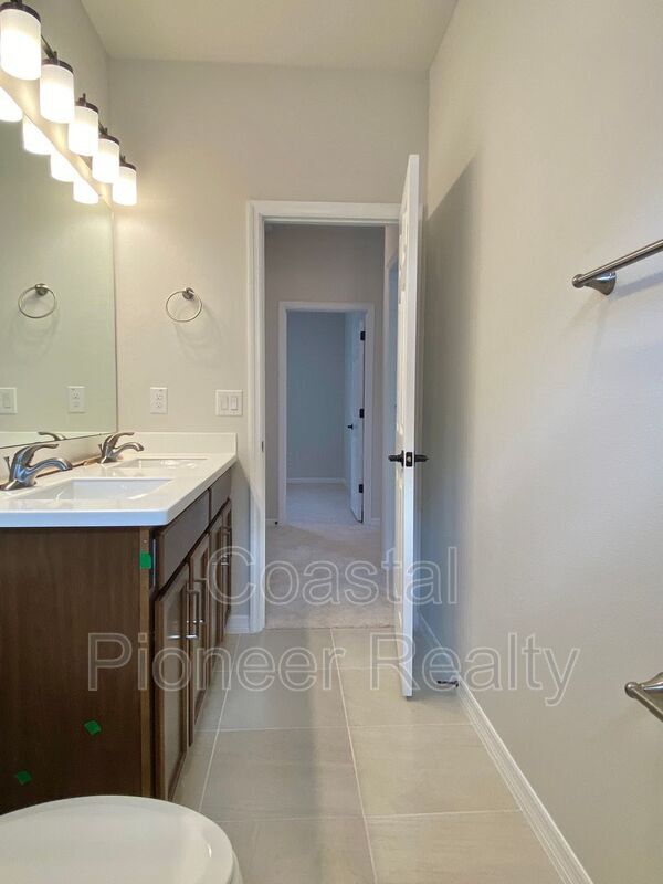 Building Photo - 28613 Cozy Creek Dr