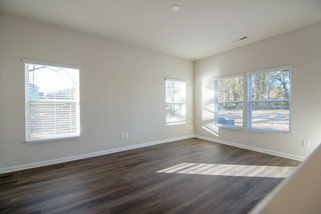 Building Photo - 3 Bedroom Duplex Home Available Now in Cherryville, NC