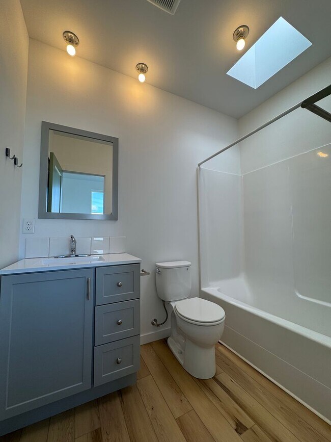 Building Photo - 4BR/3BA with Soaring Ceilings & Large Windows