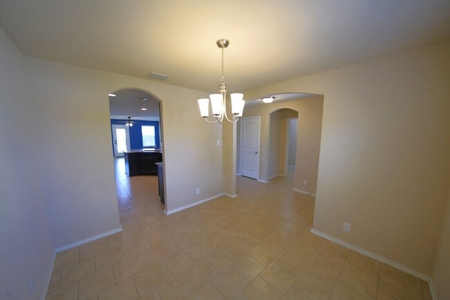 Building Photo - Gorgeous Selma Living with a Inground Pool! Realtor Commission: $625