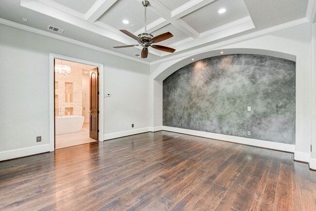 Building Photo - Exquisite 6000+ Sq Ft Home in Hidden Falls...