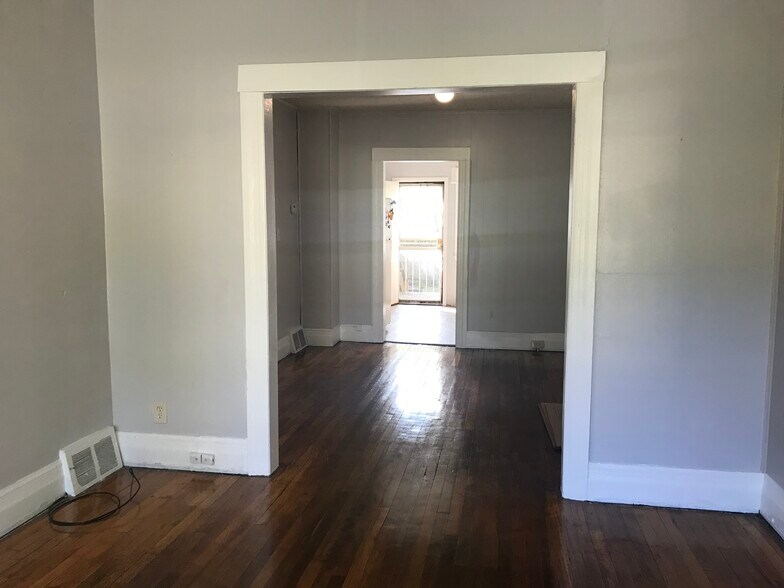 Building Photo - 5055 Fischer St