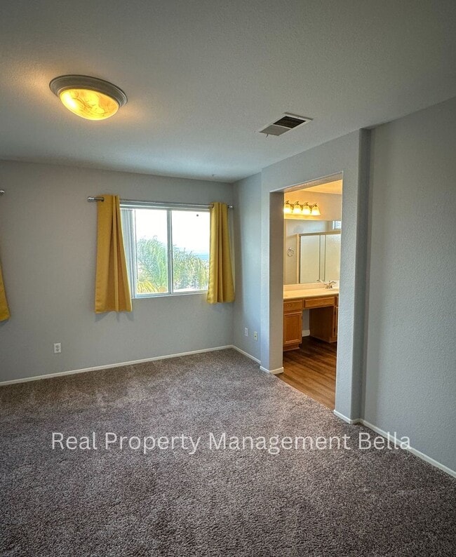 Building Photo - Lakeview Pool Retreat in a Private Cul-de-Sac Setting