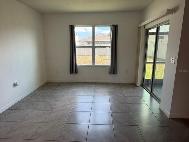 Building Photo - 1731 Setter Ave