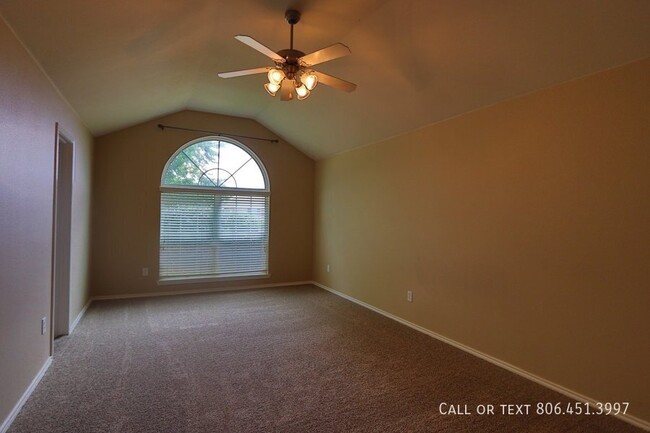 Building Photo - Gorgeous, 3/2/2 home in North Lubbock, Clo...