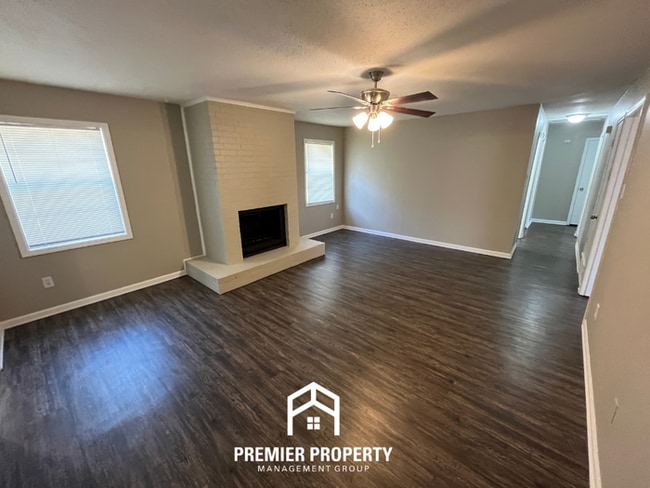 Building Photo - NEWLY RENOVATED 3BR/2BA in Easthaven | Modern Fireplace & Formal Dining