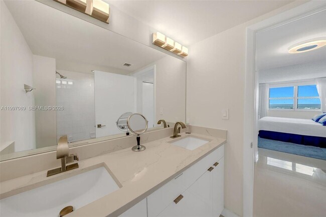 Building Photo - 650 West Ave