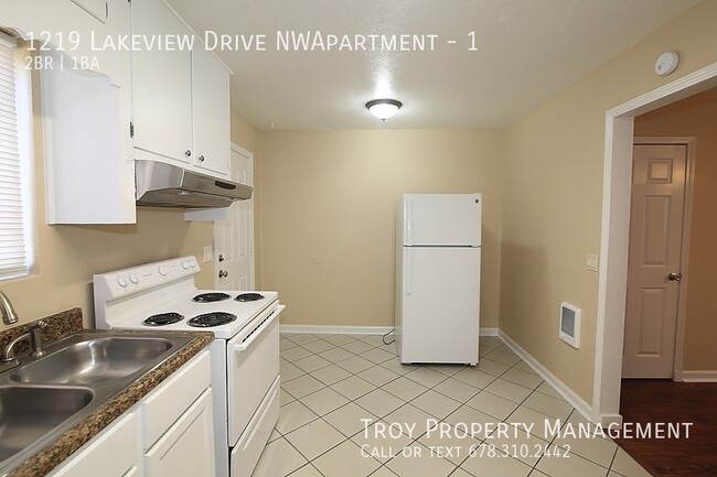 Building Photo - 1219 Lakeview Dr NW