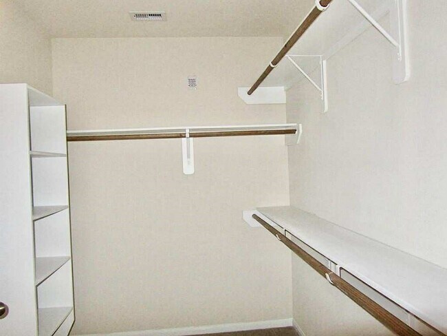 Building Photo - 4810 Blue Spruce Hill St