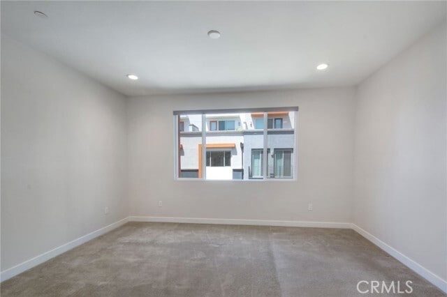 Building Photo - 225 Elm Ave