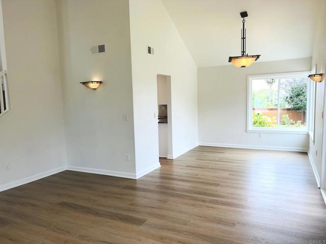 Building Photo - 1420 Tres Hermanas Way