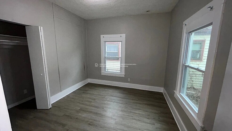 Building Photo - 624 Dresden Ave