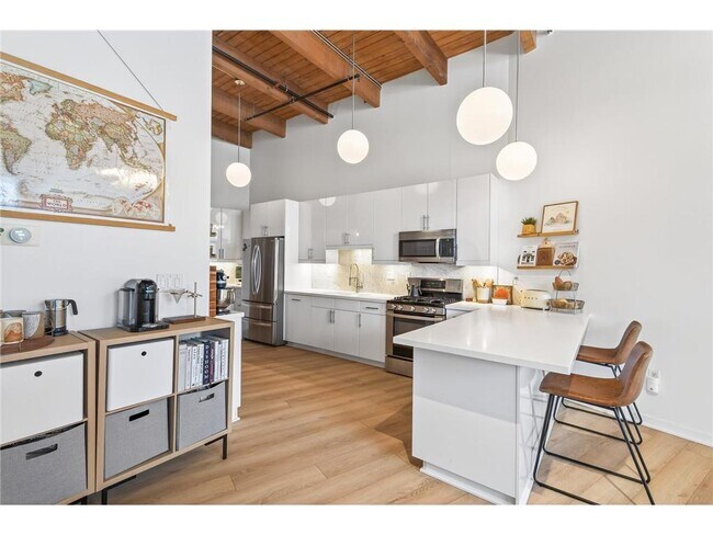 Building Photo - 404 N Washington Ave