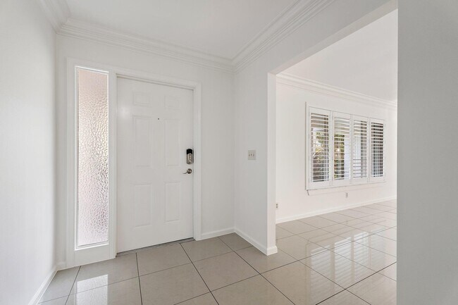 Building Photo - 18799 Rio Vista Dr