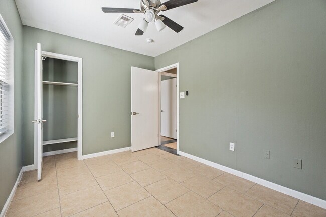 Building Photo - 108 Bonita Ave