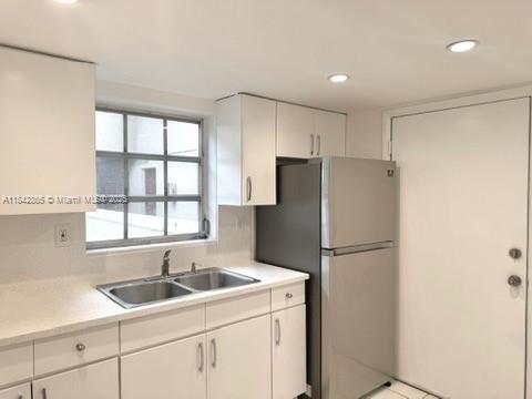 Building Photo - 10901 N Kendall Dr