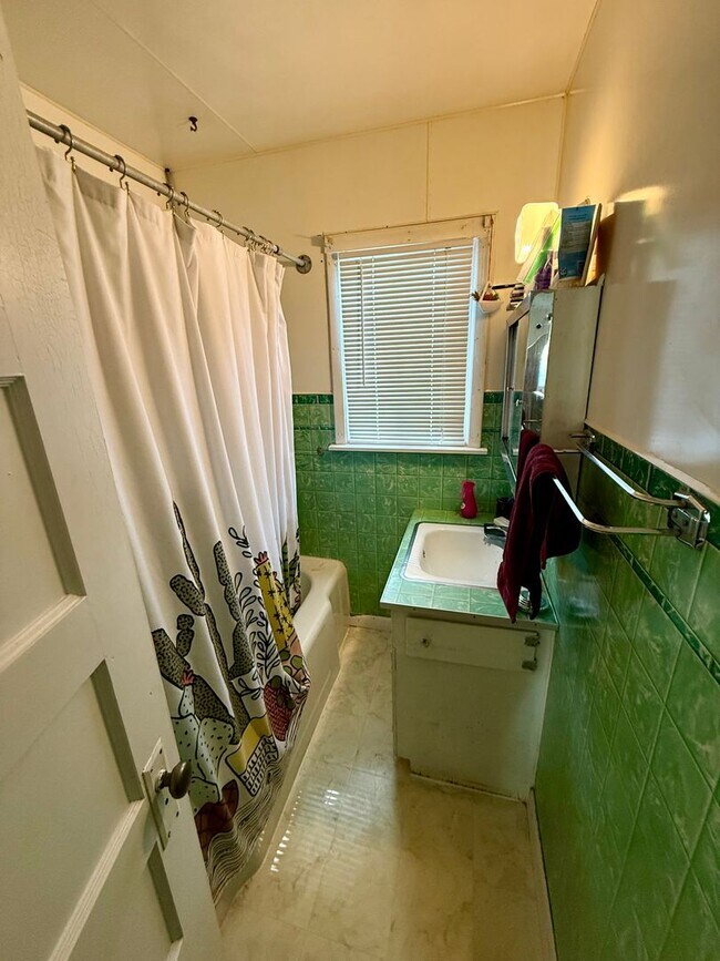 Building Photo - Charming 2 Bed / 1 Bath Home in Bonner! Pet Friendly!