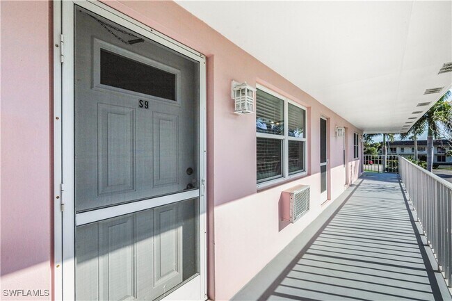 Building Photo - 190 N Collier Blvd