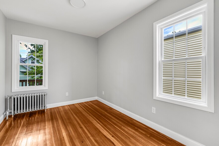 Building Photo - 33 Wolcott St