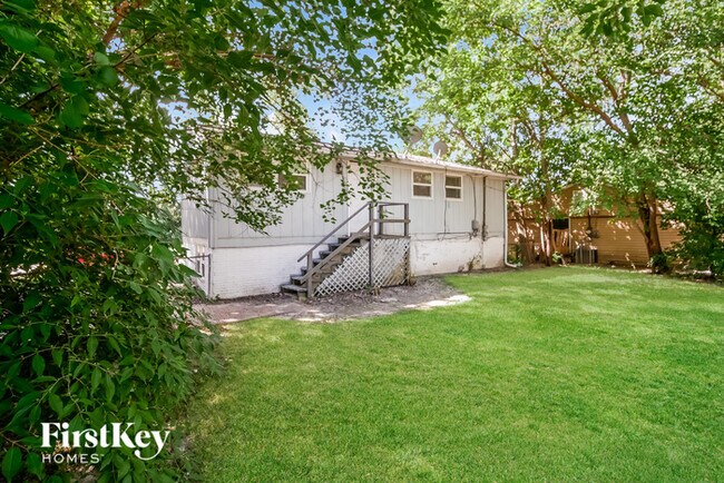 Building Photo - 3820 N Lawndale Ave