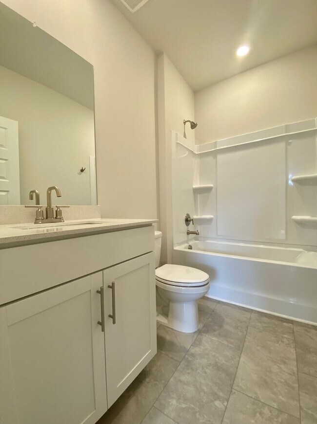 Building Photo - “Modern comfort meets Murfreesboro charm —...