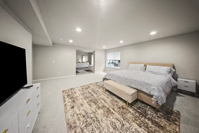 Building Photo - 4927 Amherst Way SW