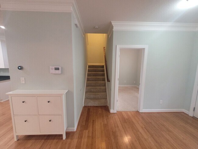 Building Photo - Stunning 4 Bedroom, 2.5 Bath Home Just 3 Blocks to Chesapeake Bay