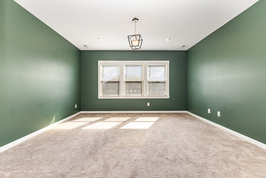 Building Photo - 6225 Majesty Ct