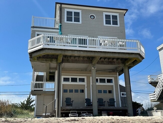 Building Photo - 29 Cove St