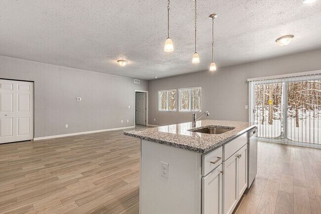 Building Photo - 3518 E Sedge Wren Dr
