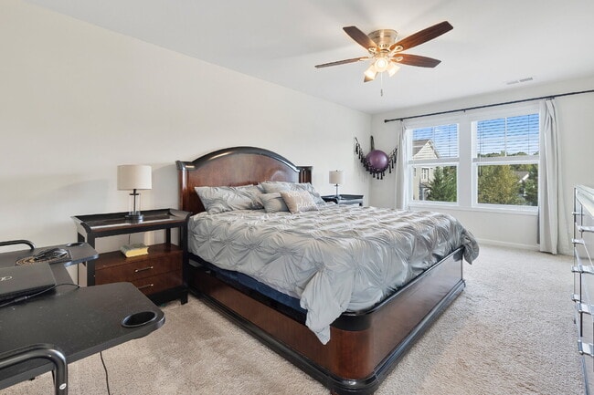 Building Photo - $2,595 - 3 Bedroom 2.5 Bathroom Townhouse ...